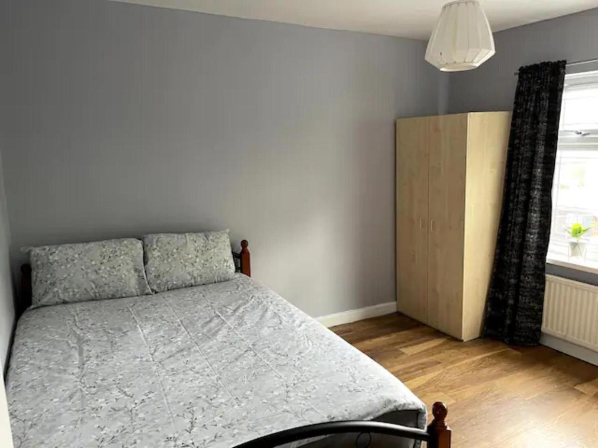 Modern 5 Bedroom Family House - 18 Mins To Station Londra Dış mekan fotoğraf